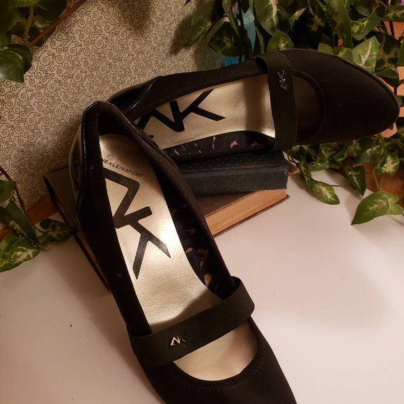 Anne Klein Sport Black Fabric & Patent Casual Dressy Shoes Size 9 1/2M - Picture 9 of 9